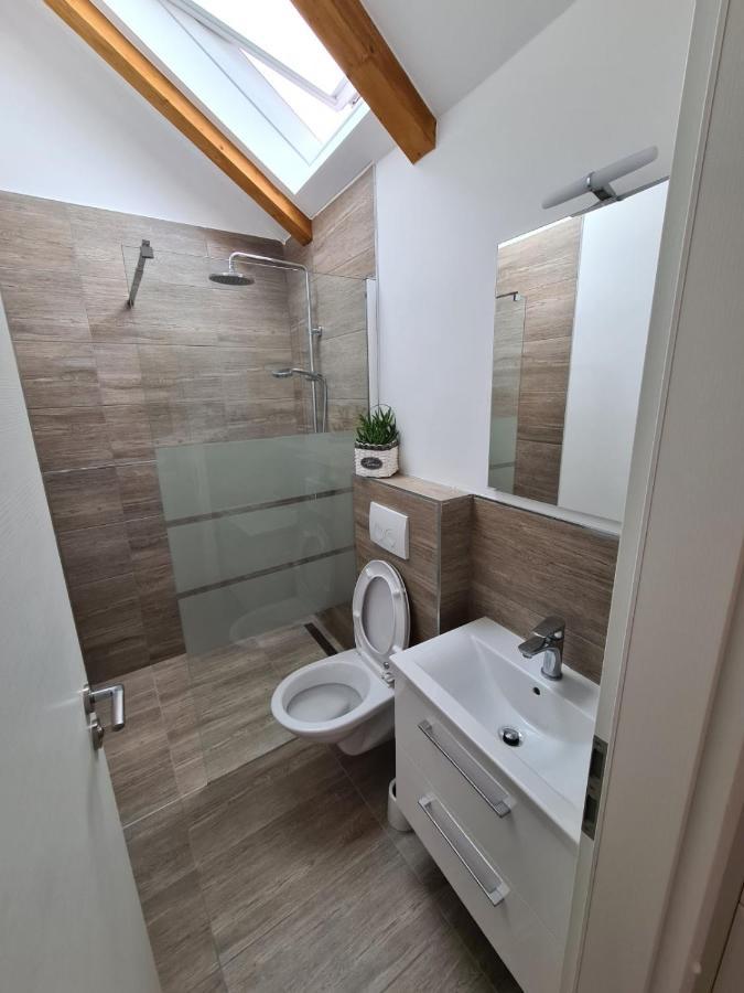 Apartman Bracera พรีมอชเตน ภายนอก รูปภาพ